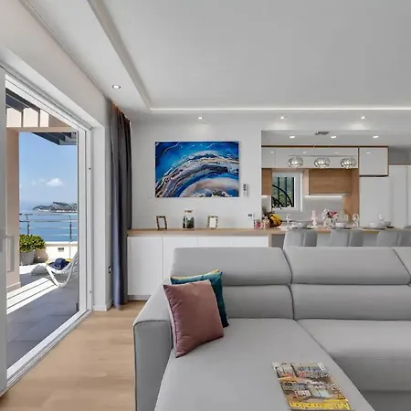 דירה Luxury Penthouse Big Blue טוצפי